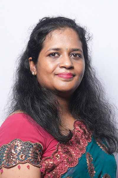 Dr  Akila G V