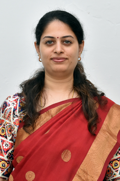 Dr Archana B