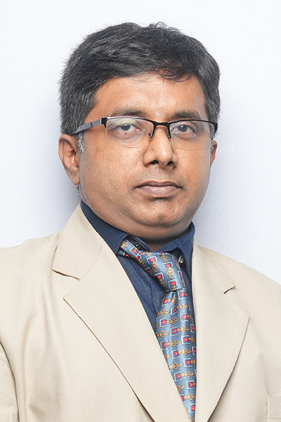 Dr Lakshmidharan M
