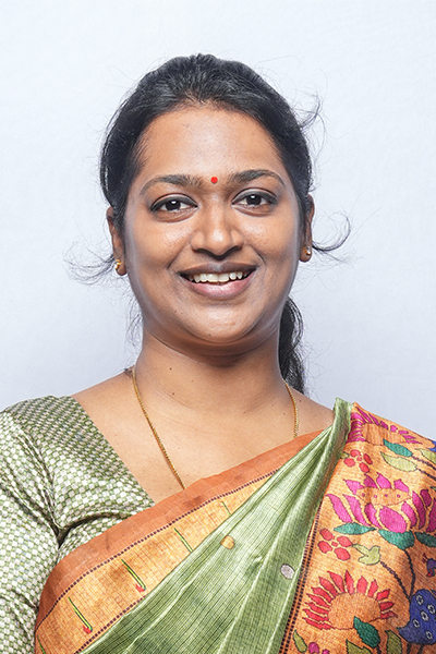 Dr Shobhana R